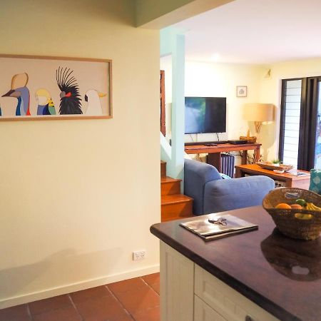 Number 2 On The Beach | Beautiful Beachfront Villa Port Douglas Extérieur photo