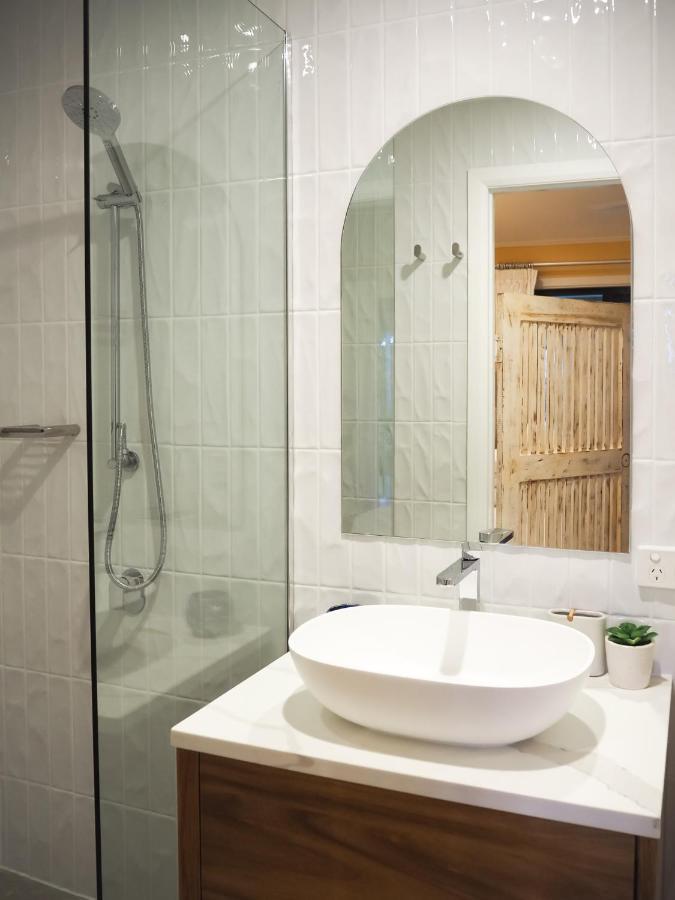 Number 2 On The Beach | Beautiful Beachfront Villa Port Douglas Extérieur photo